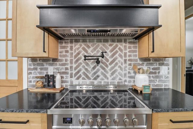 330 HIGHWAY 40 E, Inglis, FL 34449