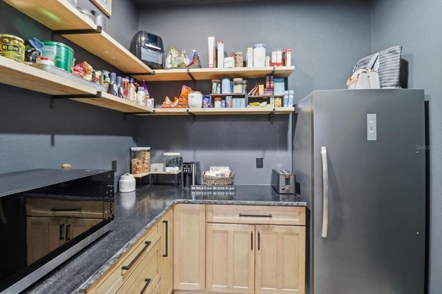 330 HIGHWAY 40 E, Inglis, FL 34449