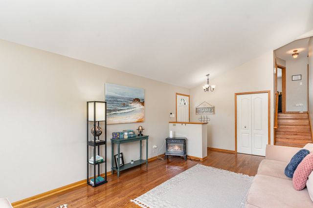 17201 68th Court, Tinley Park, IL 60477