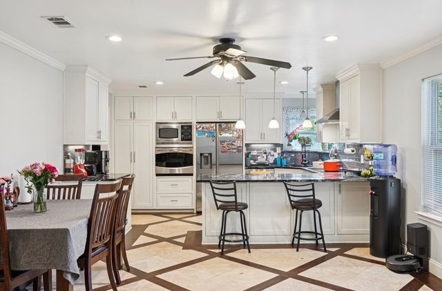 7813 Creek Wood Drive, Rowlett, TX 75089