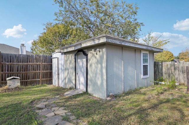 7813 Creek Wood Drive, Rowlett, TX 75089