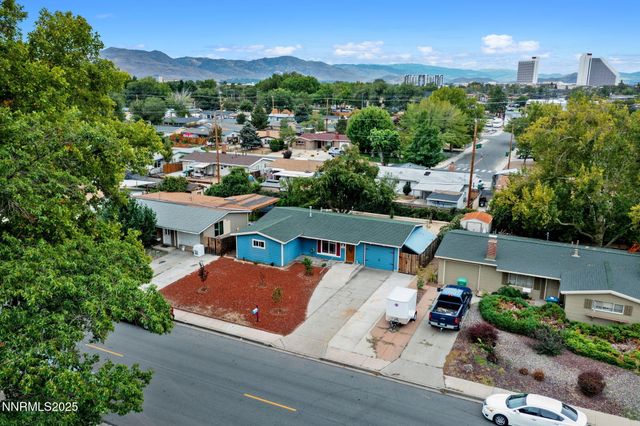 1121 Greenbrae Drive, Sparks, NV 89431