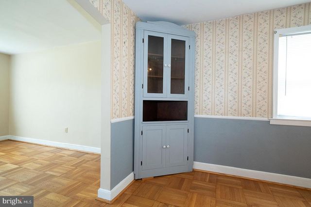 410 W GRAYS AVE, Glenolden, PA 19036