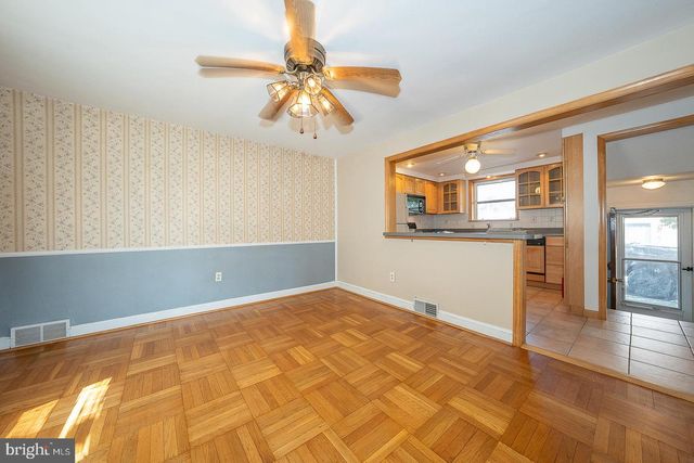 410 W GRAYS AVE, Glenolden, PA 19036