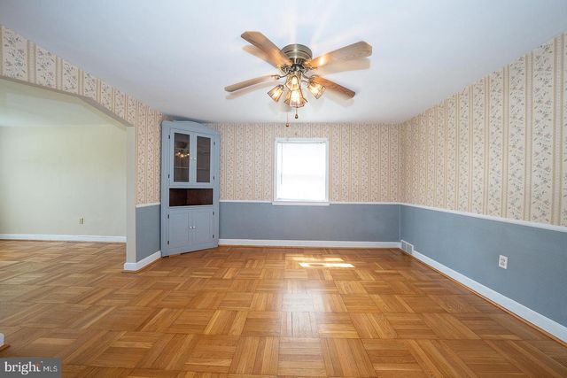 410 W GRAYS AVE, Glenolden, PA 19036
