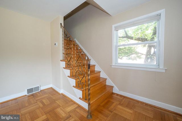 410 W GRAYS AVE, Glenolden, PA 19036