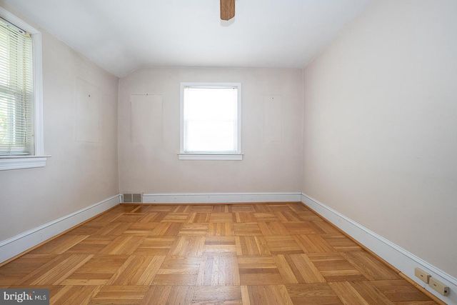 410 W GRAYS AVE, Glenolden, PA 19036
