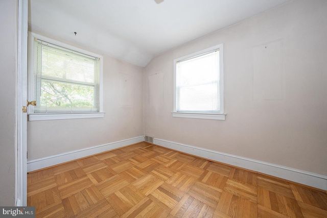 410 W GRAYS AVE, Glenolden, PA 19036