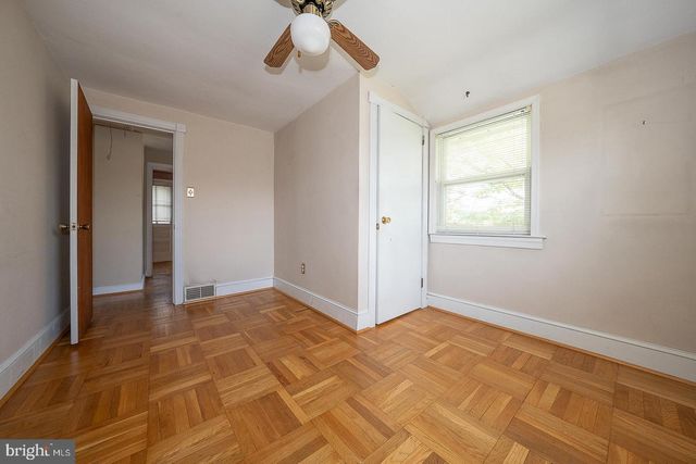 410 W GRAYS AVE, Glenolden, PA 19036
