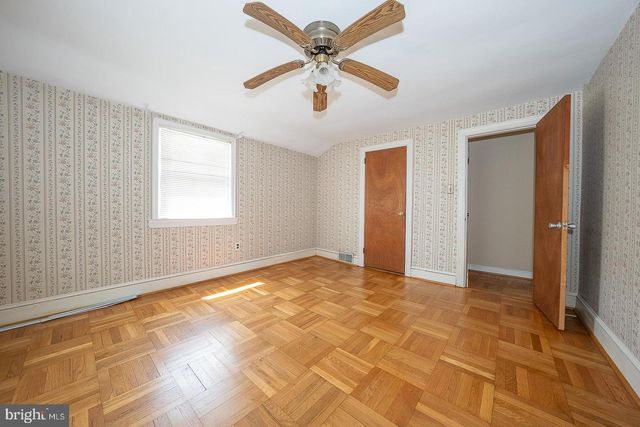 410 W GRAYS AVE, Glenolden, PA 19036