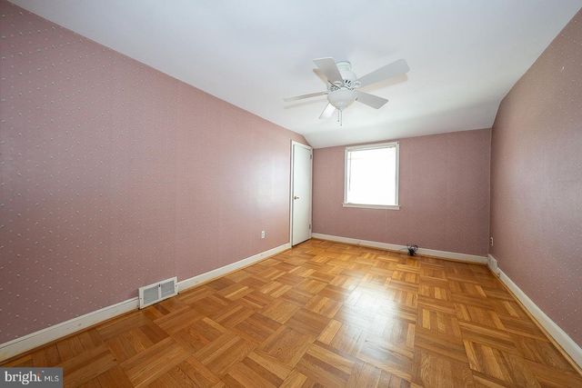 410 W GRAYS AVE, Glenolden, PA 19036