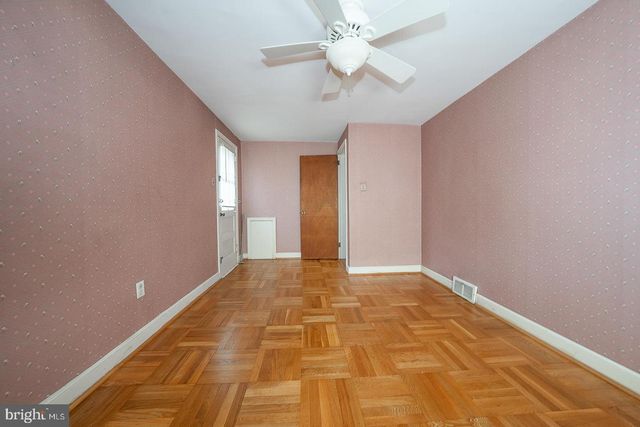 410 W GRAYS AVE, Glenolden, PA 19036