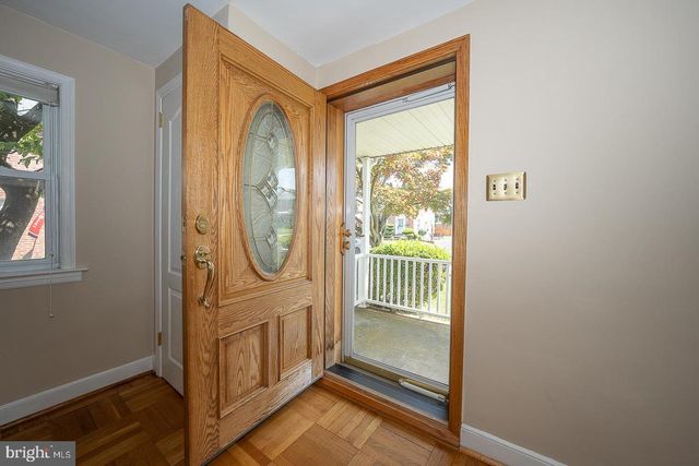 410 W GRAYS AVE, Glenolden, PA 19036