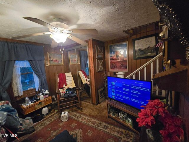 123 Mcmahan Gibbs Road, Roan Mountain, TN 37687