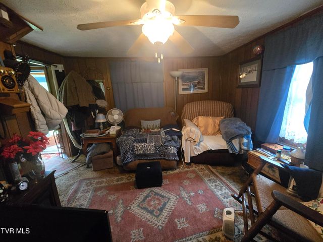 123 Mcmahan Gibbs Road, Roan Mountain, TN 37687