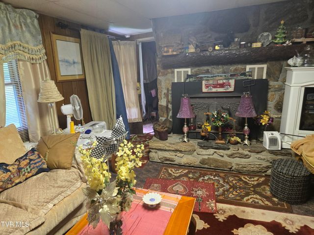 123 Mcmahan Gibbs Road, Roan Mountain, TN 37687