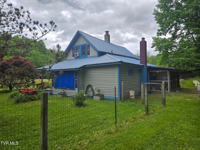 123 Mcmahan Gibbs Road, Roan Mountain, TN 37687