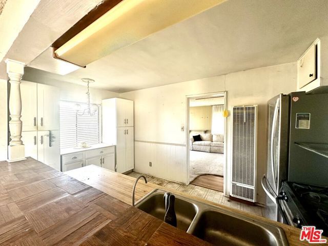 15561 Ash Street, Hesperia, CA 92345