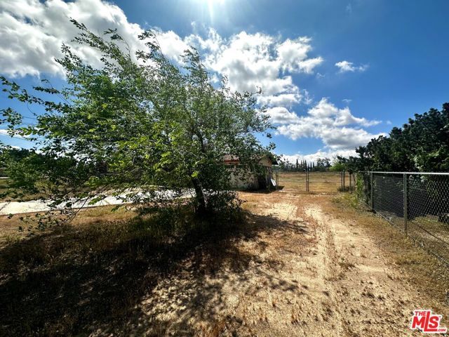 15561 Ash Street, Hesperia, CA 92345