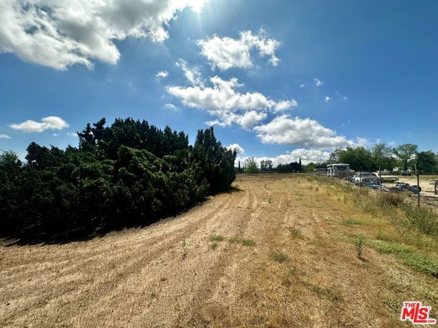 15561 Ash Street, Hesperia, CA 92345