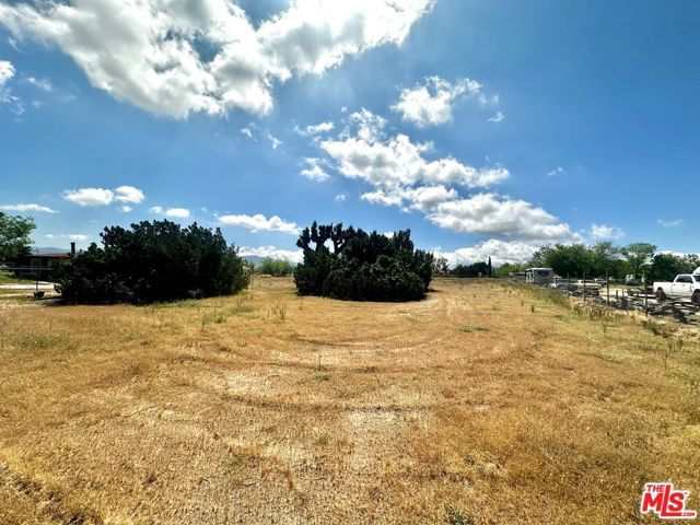 15561 Ash Street, Hesperia, CA 92345