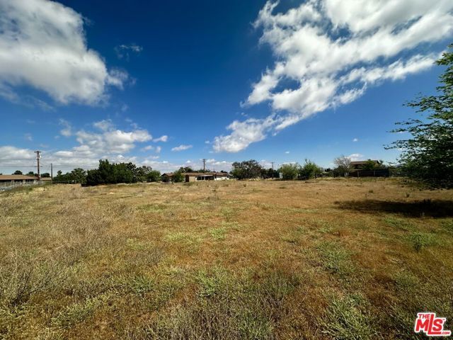 15561 Ash Street, Hesperia, CA 92345