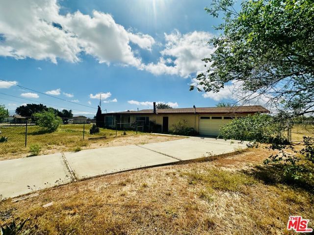 15561 Ash Street, Hesperia, CA 92345