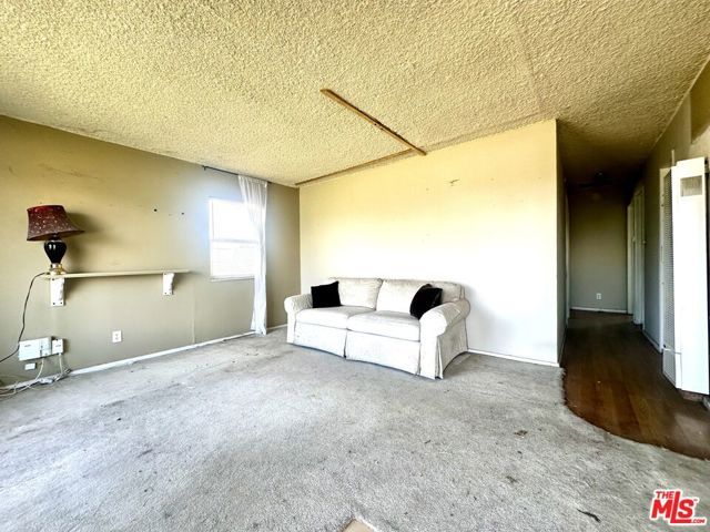 15561 Ash Street, Hesperia, CA 92345