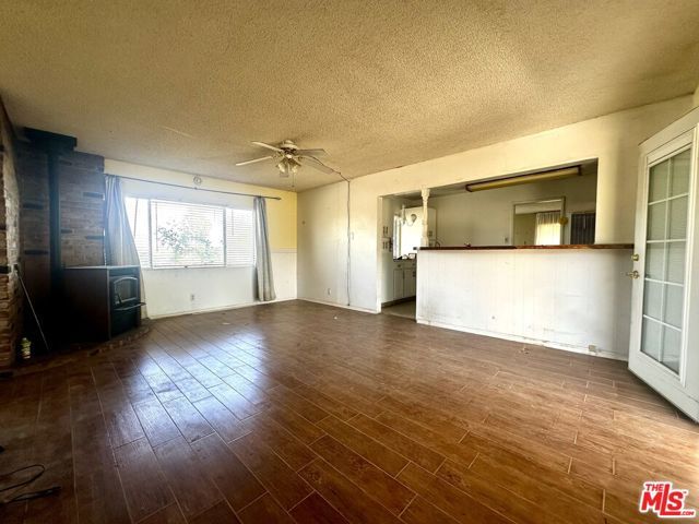 15561 Ash Street, Hesperia, CA 92345