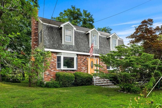 89 W Meadow Rd, Lowell, MA 01854
