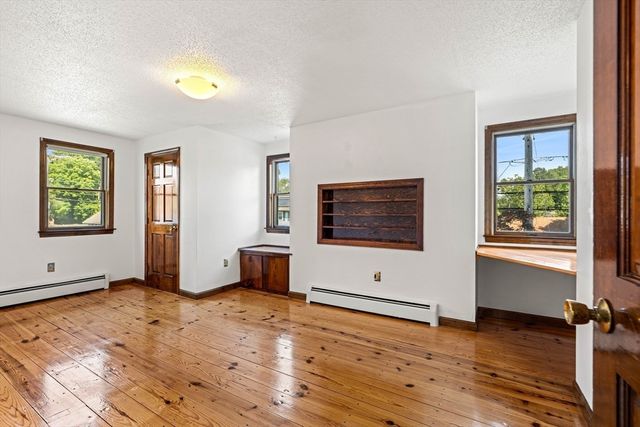 89 W Meadow Rd, Lowell, MA 01854