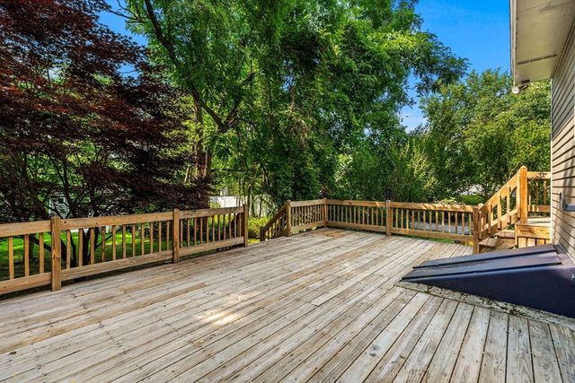 89 W Meadow Rd, Lowell, MA 01854