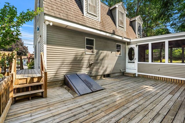 89 W Meadow Rd, Lowell, MA 01854