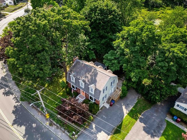 89 W Meadow Rd, Lowell, MA 01854