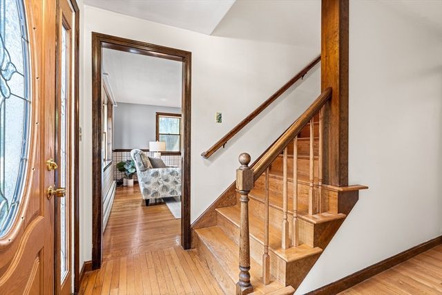 89 W Meadow Rd, Lowell, MA 01854