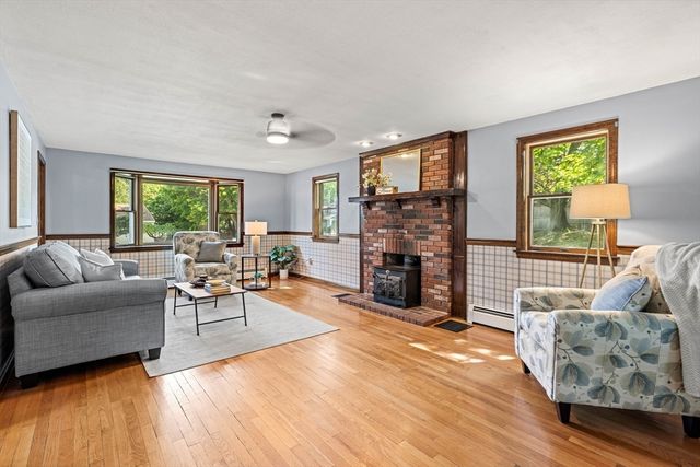 89 W Meadow Rd, Lowell, MA 01854