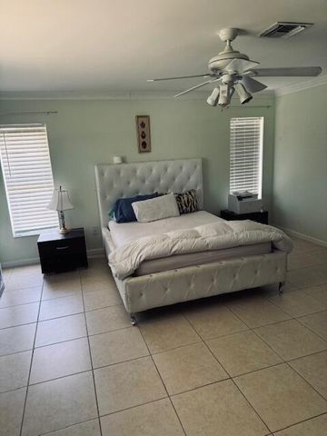 4134 Alpinia Ct Court N, Boynton Beach, FL 33436