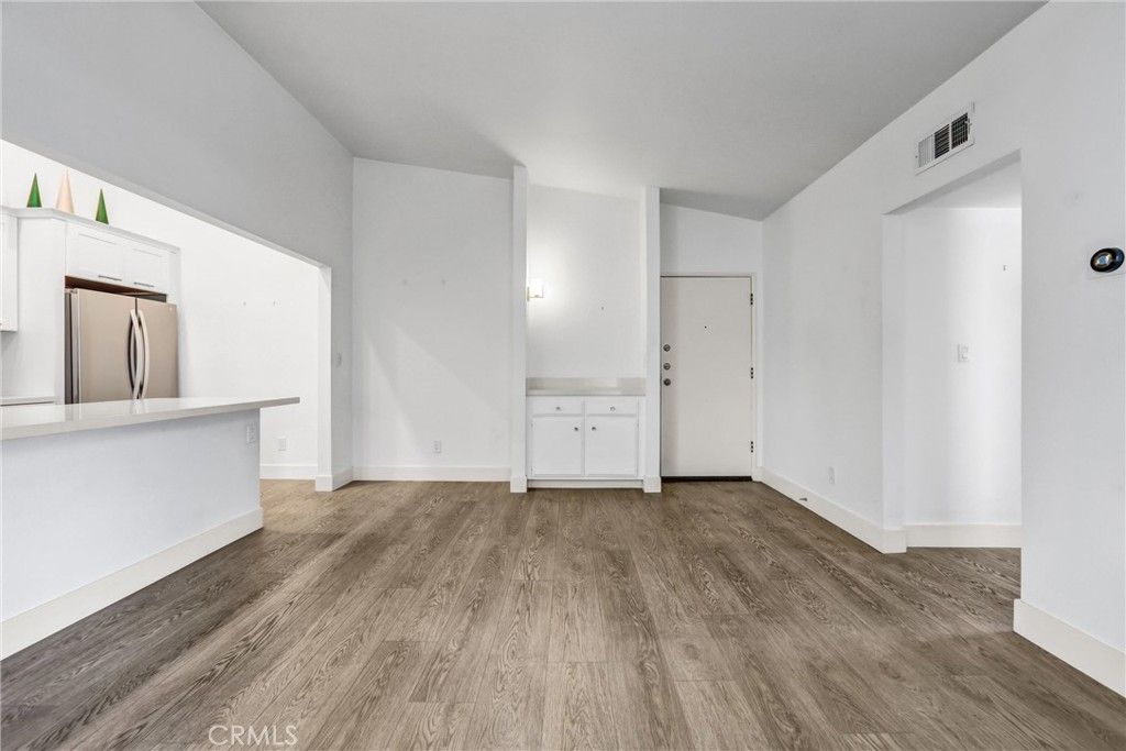 5805 Whitsett Avenue 201, Valley Village, CA 91607 — photo 5