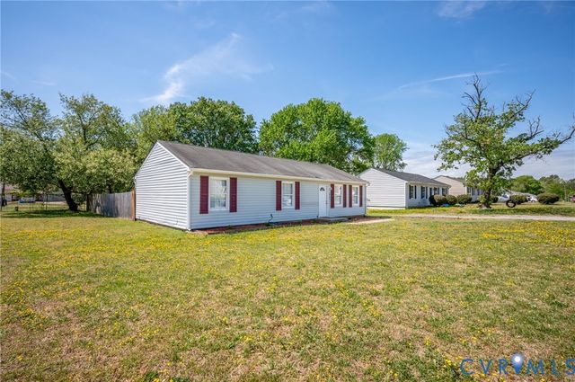 3902 Gloucester Dr, Hopewell, VA 23860