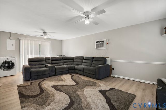 3902 Gloucester Dr, Hopewell, VA 23860