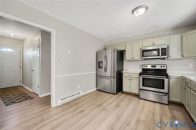 3902 Gloucester Dr, Hopewell, VA 23860