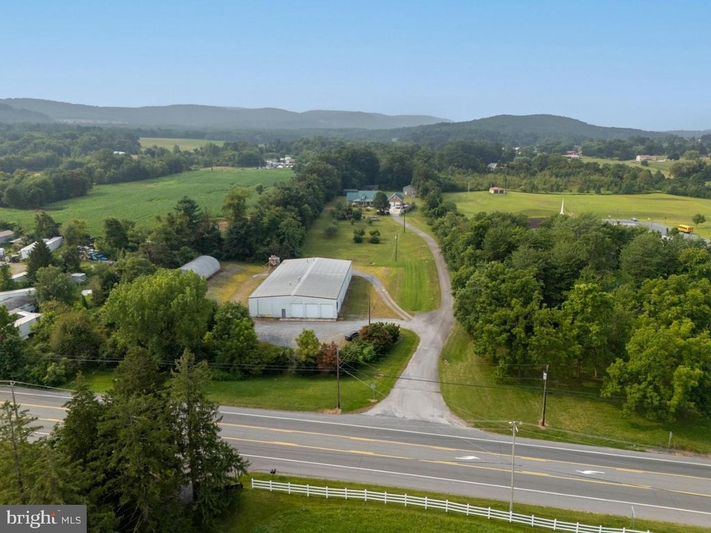 6426 LINCOLN WAY E, Fayetteville, PA 17222