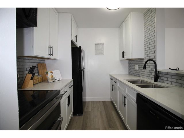 2281 S Vaughn Way 1-209A, Aurora, CO 80014