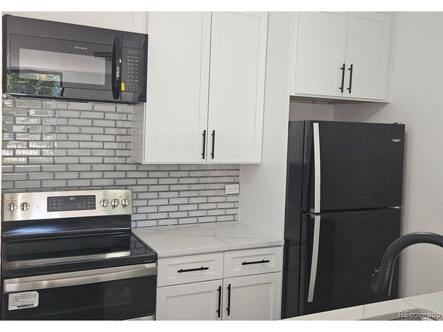 2281 S Vaughn Way 1-209A, Aurora, CO 80014
