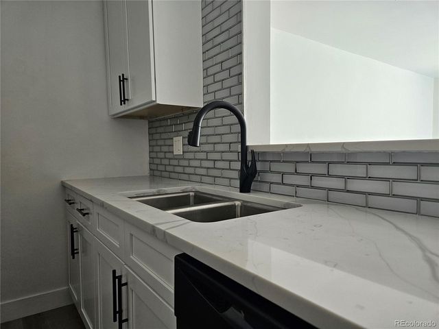 2281 S Vaughn Way 1-209A, Aurora, CO 80014