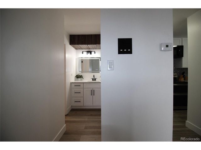 2281 S Vaughn Way 1-209A, Aurora, CO 80014