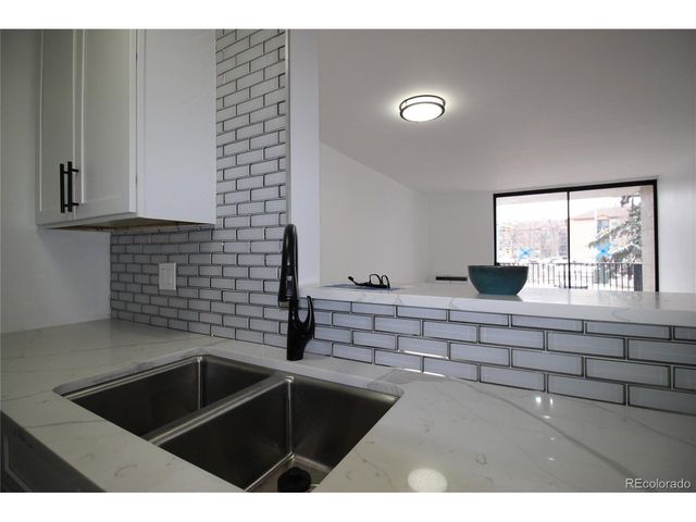 2281 S Vaughn Way 1-209A, Aurora, CO 80014