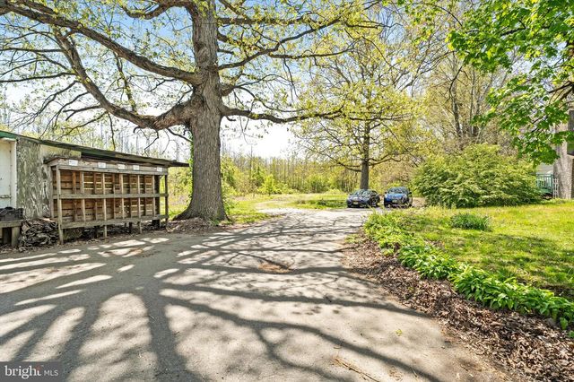 239 BAKERS BASIN RD, Trenton, NJ 08648