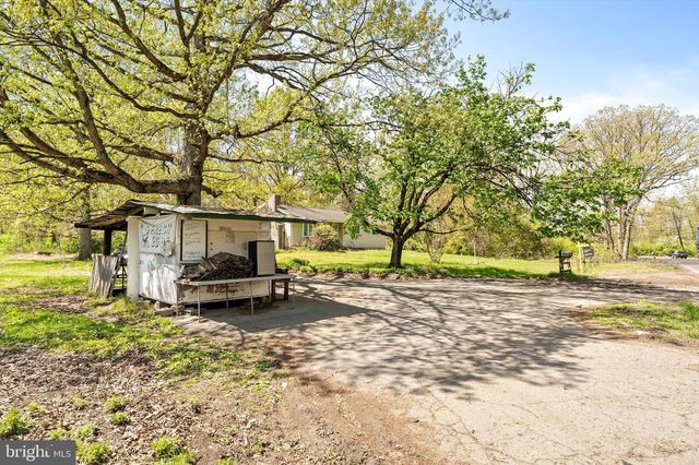 239 BAKERS BASIN RD, Trenton, NJ 08648