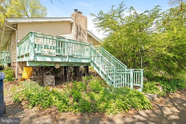 239 BAKERS BASIN RD, Trenton, NJ 08648